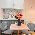 Studio Design Chic Central Paris